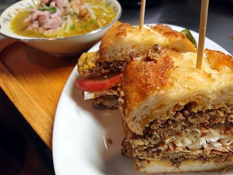 ロティジョンとソト・アヤム